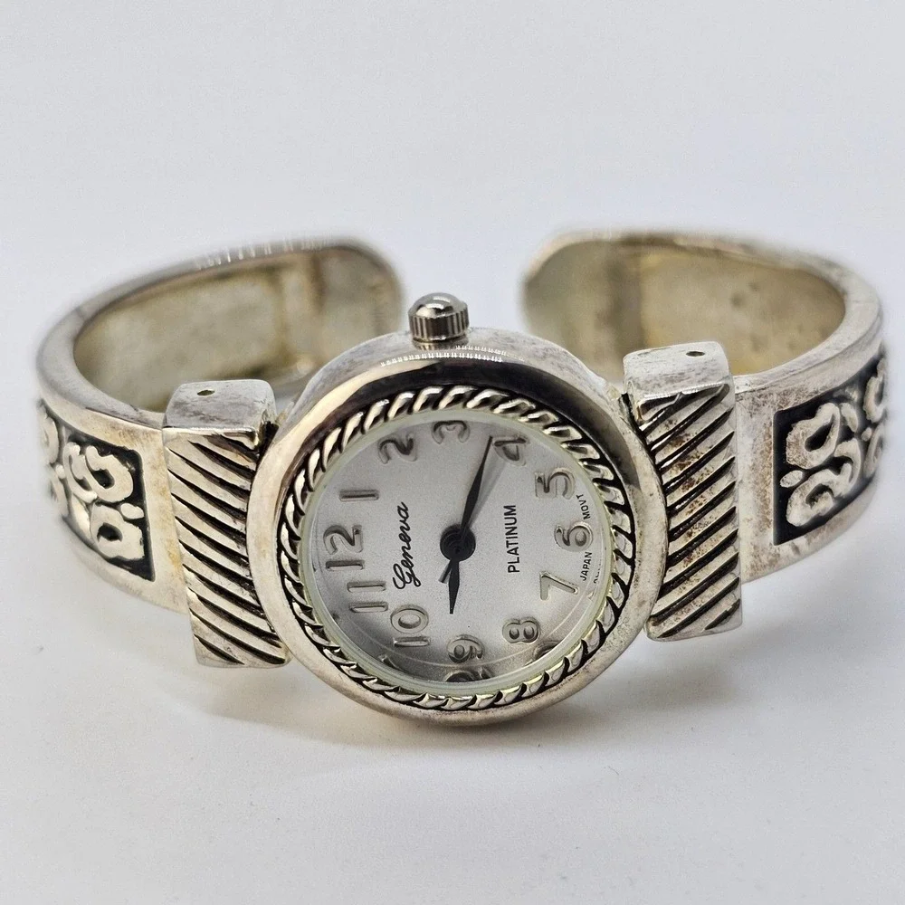 Women's Cuff Bracelet Watch 24MM Gray Dial Black Gray‎ Bracelet 5.5